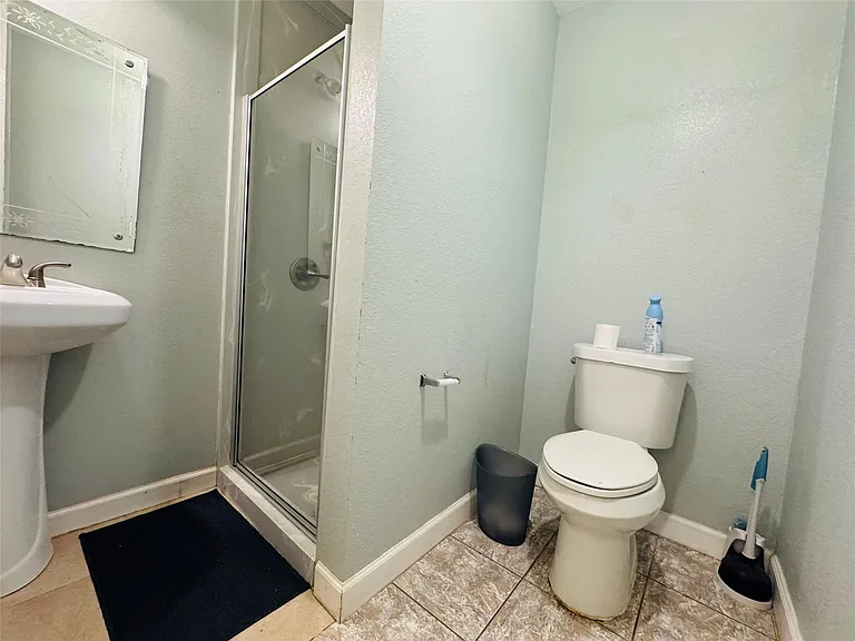 2308 Bennington St — Photo 19