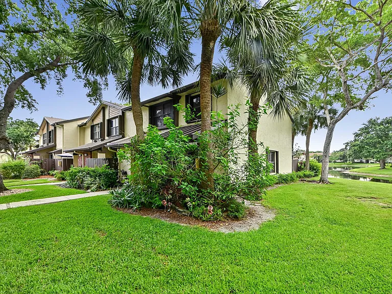 4587 Carambola Cir S #27218 — Photo 15