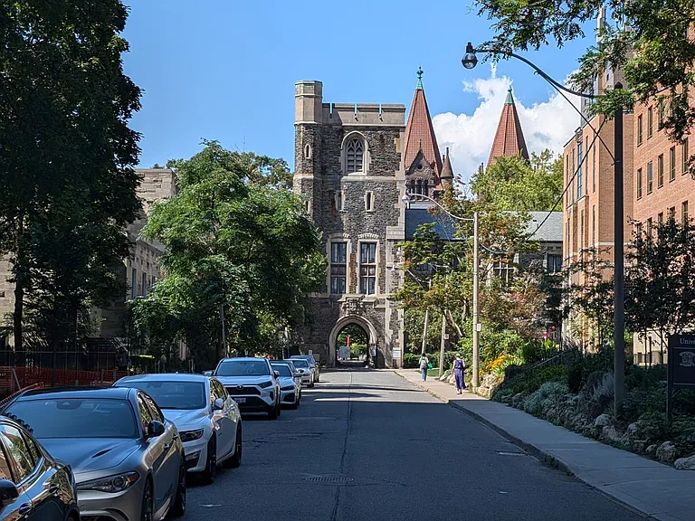1080 Bay St #907 — Photo 9