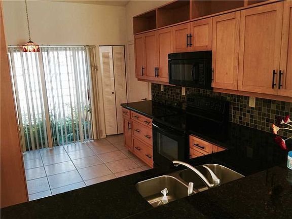 3rd image of 9989 SW 59th Ct
