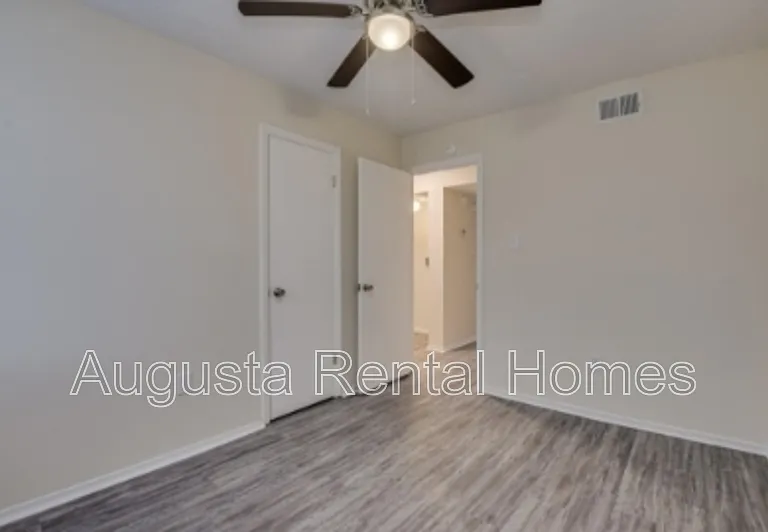 2575 1/2 Tobacco Rd #A — Photo 11