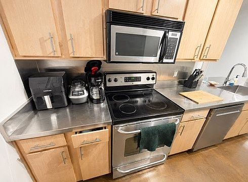 4th image of 1803 Broadway APT 213