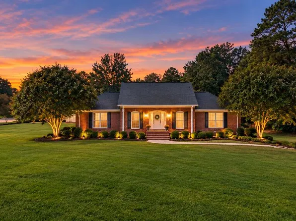 107 Cedar Dr N, Greenwood, SC 29649