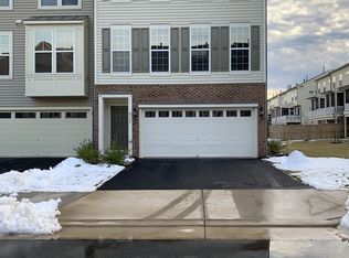 8147 Honey Bee Way, Manassas, VA 20111