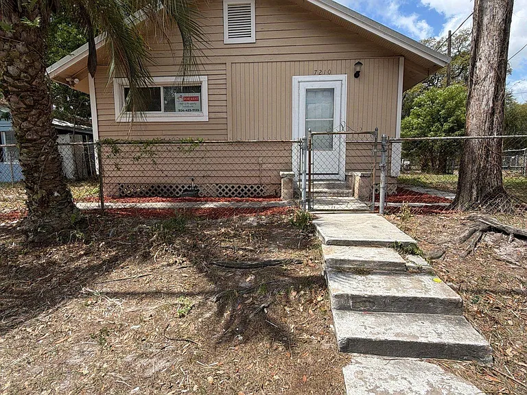 7210 Elwood Ave — Photo 2