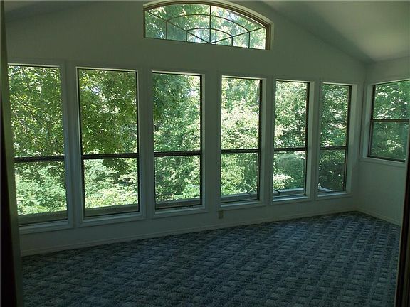 5th image of 10 Dunedin Dr