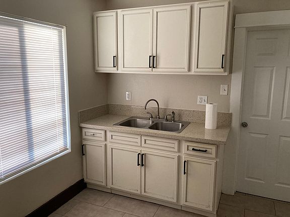 5th image of 789 W Center St