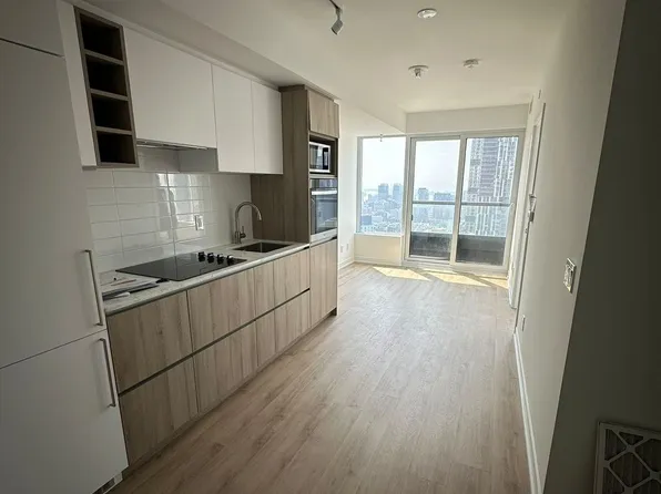 319 Jarvis St, Toronto, ON