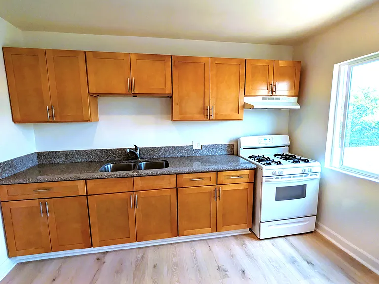 7226 Troost Ave #5 — Photo 6