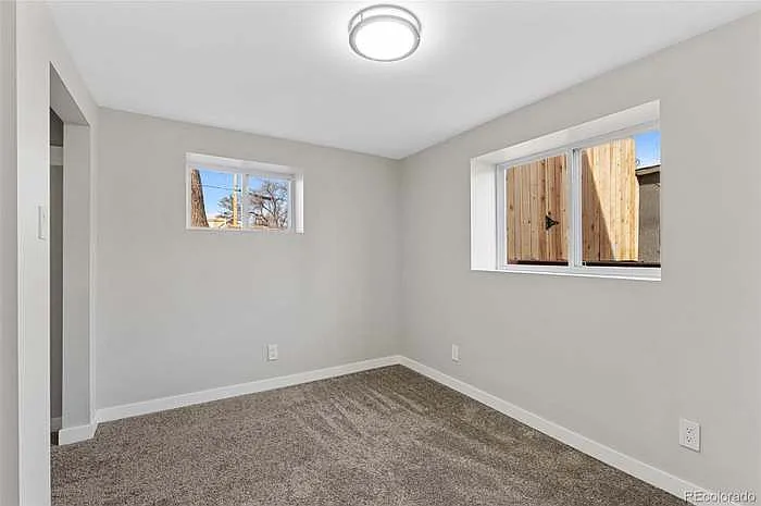 649 Perry St — Photo 6