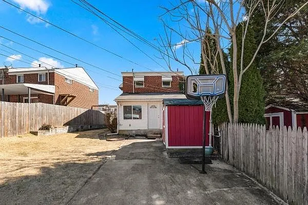 670 Queensgate Rd — Photo 11