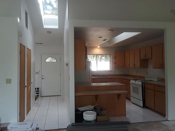 Entry and kitchen..1/2 bath too!