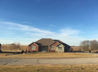6614 NE 134th St, Smithville, MO 64089