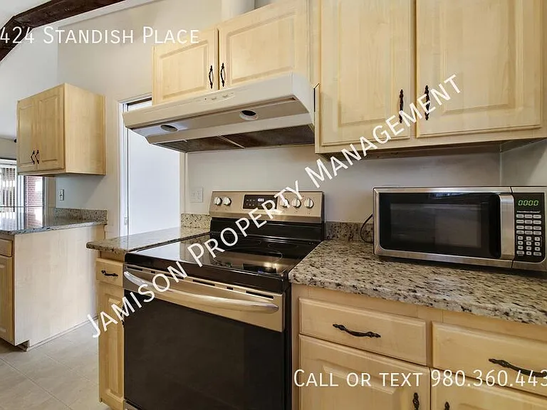 1424 Standish Pl — Photo 21
