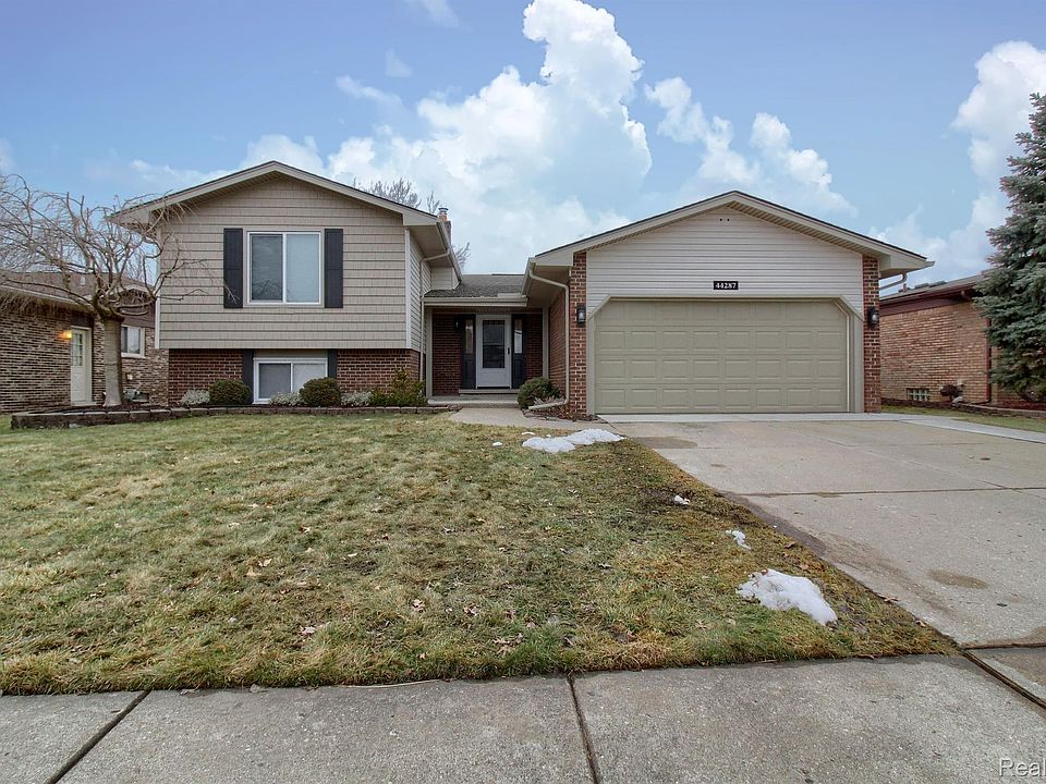 1st image of 44287 Harsdale Dr