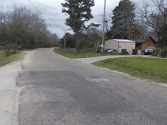 4th image of 1701 Ashdale Rd