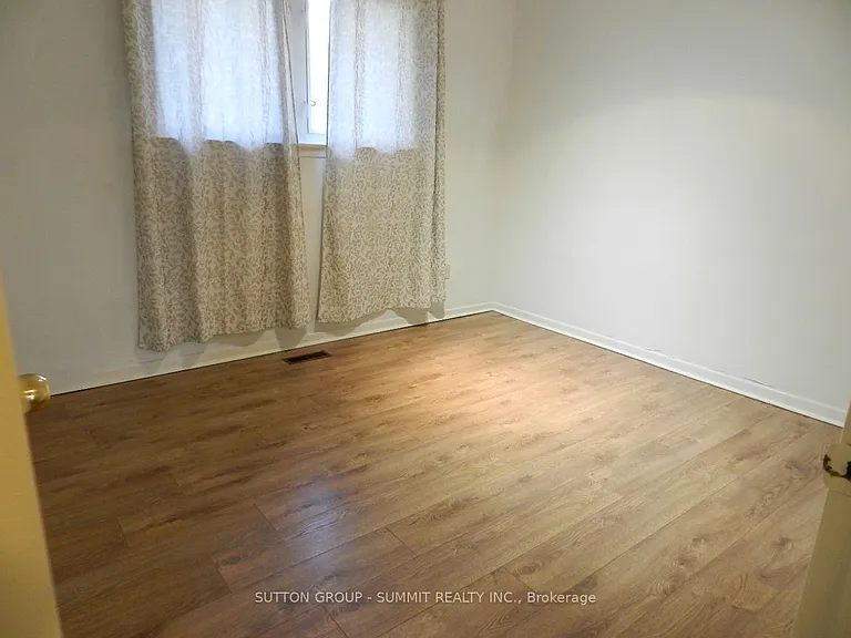 3367 Verhoeven Dr #UPPER — Photo 15