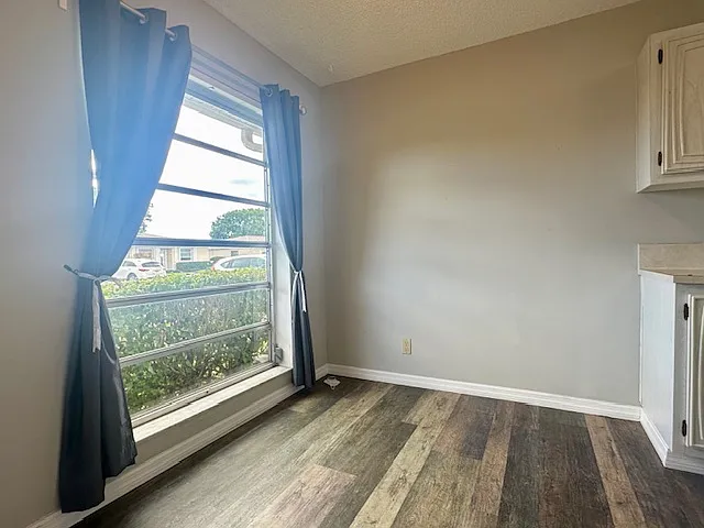 2 bed, 1332 sqft, $2,100 — Photo 4