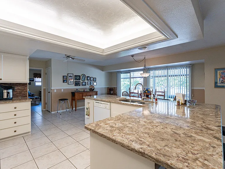 9909 W Concho Cir — Photo 7