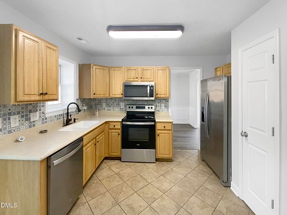 5th image of 305 Montvale Ct