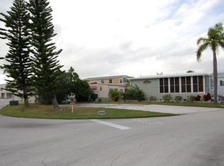 586 Nettles Blvd, Jensen Beach, FL 34957