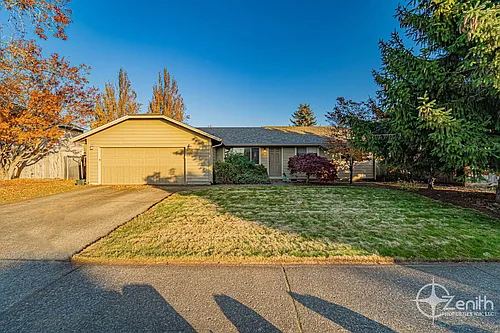 1401 SE Park Crest Ave Photo 1