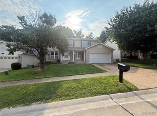 4516 Southridge Pines Dr, Saint Louis, MO 63128