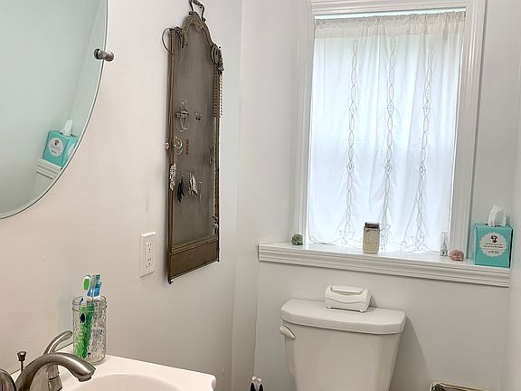 5th image of 270 Spring St #2