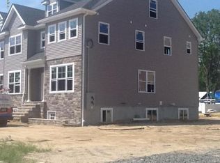 12 Clover St, Lakewood, NJ 08701