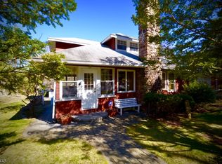 8 Old Lake End Rd, Newfoundland, NJ 07435