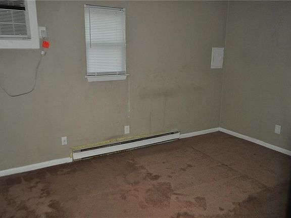 5th image of 233 W Ocean View Ave APT 1