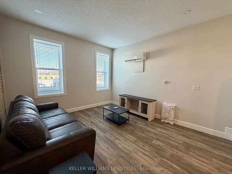 537 Talbot St #3 — Photo 15