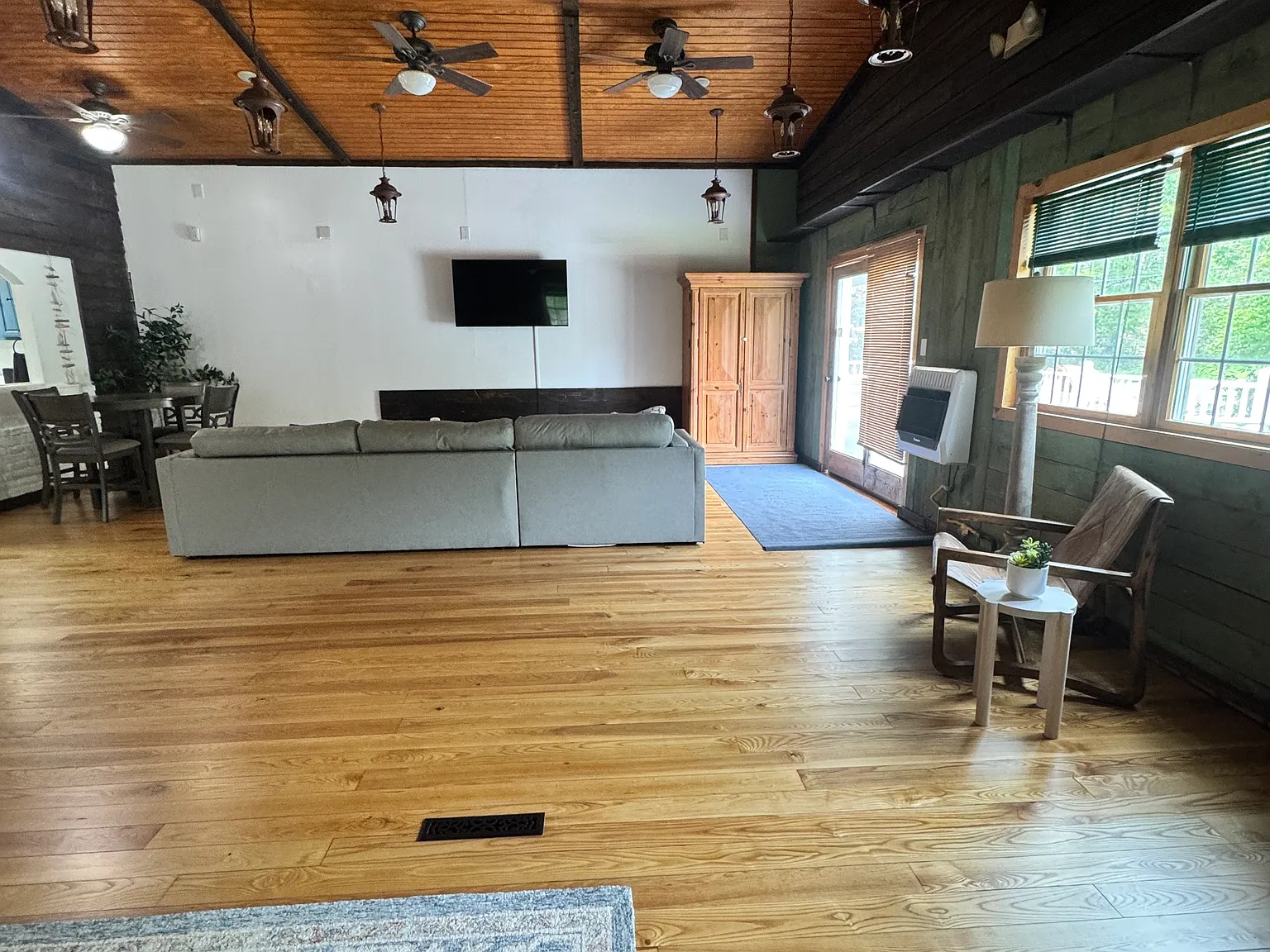 Studio, 1400 sqft, $2,195 — Photo 4