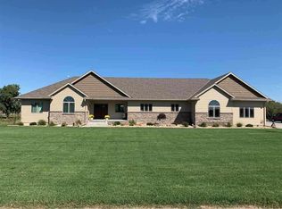 5807 Haymeadow Rdg, Hastings, NE 68901