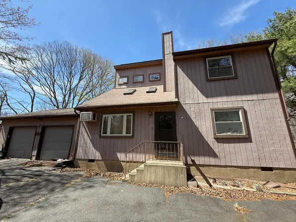 4524 Pine Ridge Dr W, Bushkill, PA 18324