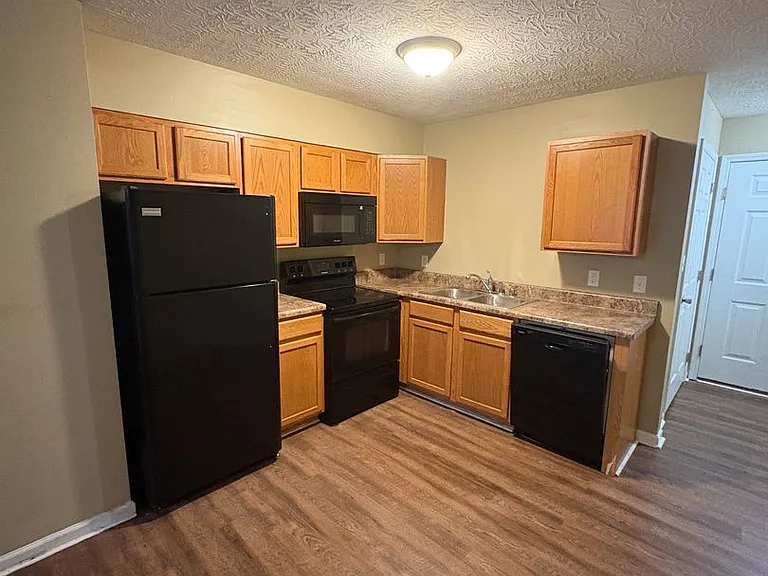 541 McFadin Station St — Photo 5