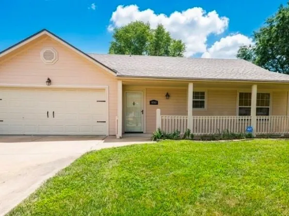 14923 E 48th Ter, Kansas City, MO 64136
