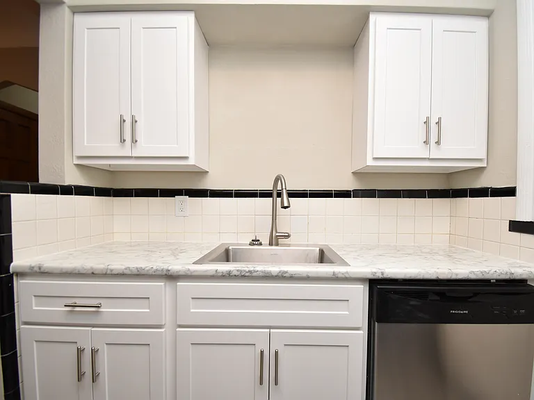 6360 Bancroft Ave #1 — Photo 5