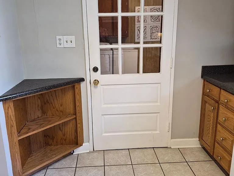 607 Pinetree Rd — Photo 6