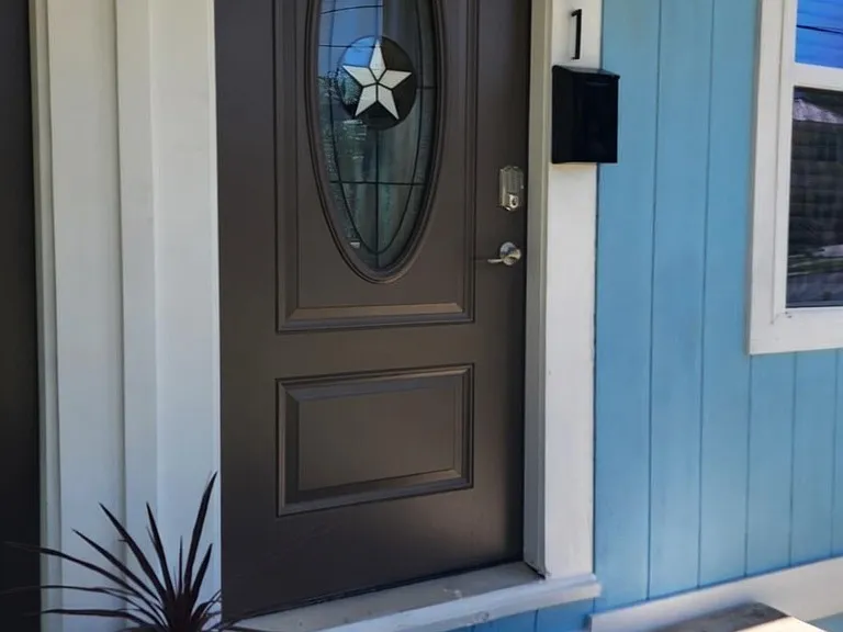 801 W Hollywood Ave — Photo 2