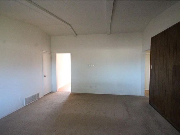 5th image of 3304 North Ave