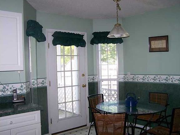 Eat-in Area
