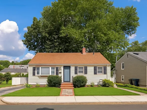 104 Salman St, West Roxbury, MA 02132