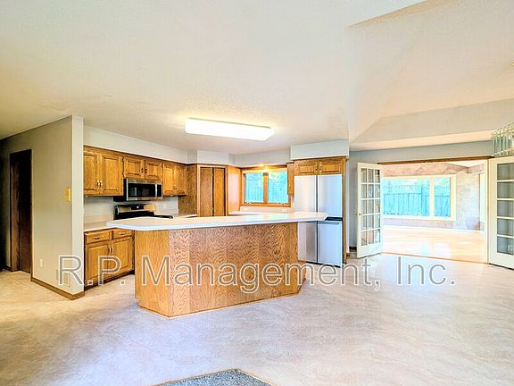 5th image of 4626 Linnea Ln