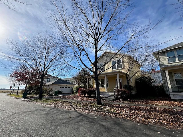 1774 Roth St — Photo 2