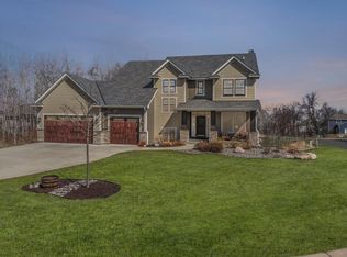 6305 Red Fox Rd, Lino Lakes, MN 55014