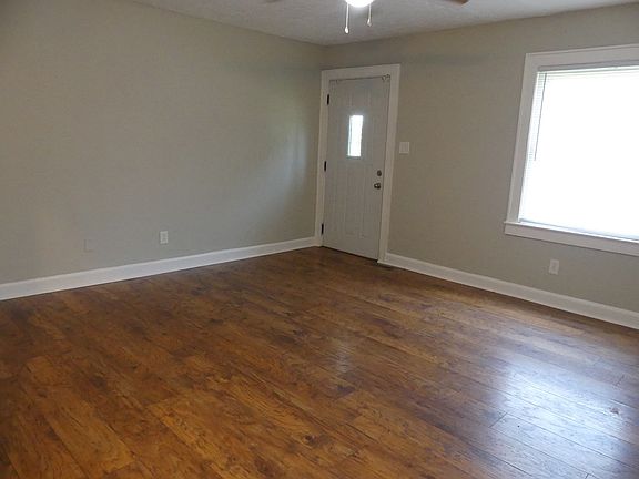 4th image of 1818 S Chesterfield Dr