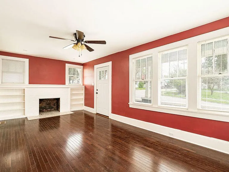 2443 Jefferson Ave — Photo 3