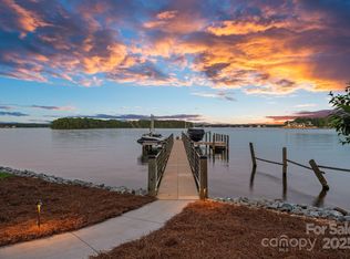 7861 Live Oaks Dr, Denver, NC 28037