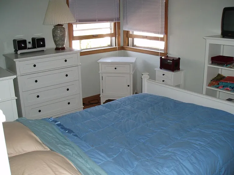406 E Henry Clay St — Photo 10